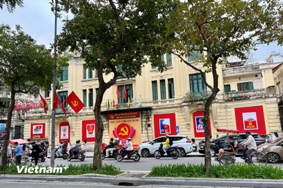 Không khí mừng Đại hội XIV, Hà Nội ngày 19/1/2026. (Ảnh: Thái Hà/Vietnam+)