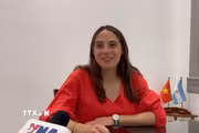 Tiến sỹ quan hệ quốc tế Nadia Radulovich, giảng viên Khoa Nghiên cứu phương Đông, Đại học Salvador (USAL) của Argentina, trả lời phỏng vấn phóng viên TTXVN. (Ảnh: Diệu Hương/TTXVN)
