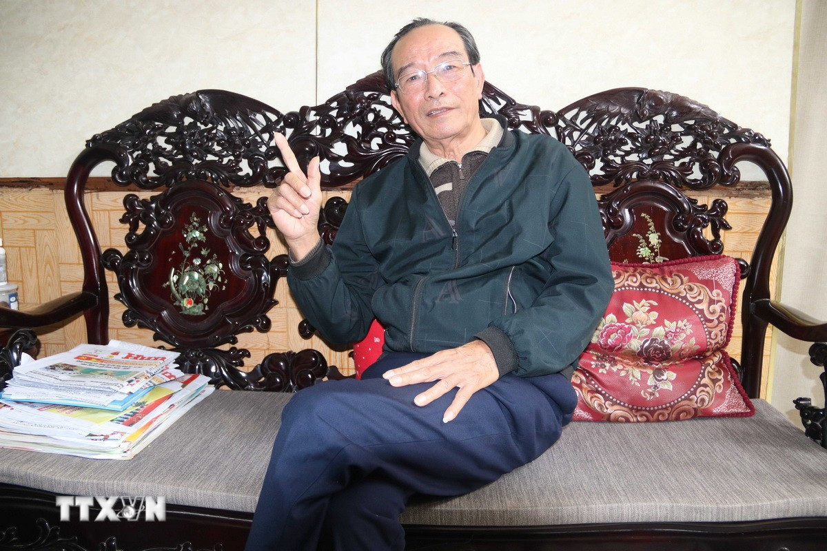 Ông Vũ Hồng Thái - nguyên Phó Bí thư Thường trực Thành ủy Thái Bình (nay là Hưng Yên) đóng góp ý kiến vào Dự thảo Văn kiện Đại hội XIV của Đảng. (Ảnh: Thu Hoài/TTXVN)