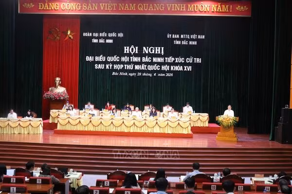 Phó Chủ tịch Thường trực Quốc hội Đỗ Văn Chiến tiếp xúc cử tri tại Bắc Ninh
