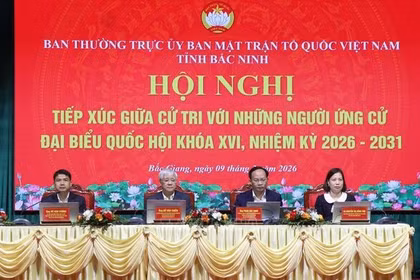 Phó Chủ tịch Thường trực Quốc hội Đỗ Văn Chiến và các ứng cử viên tiếp xúc cử tri tại tỉnh Bắc Ninh