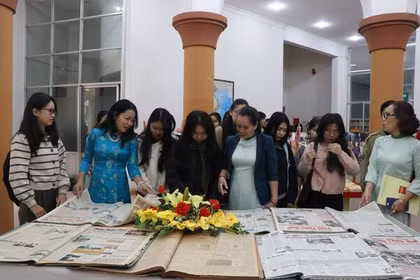 Bầu cử Quốc hội và HĐND: Trưng bày hơn 350 tư liệu sách, ảnh về bầu cử