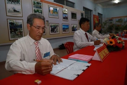 Ngư dân vùng biển Cà Ná (Khánh Hòa) hoàn tất bỏ phiếu để ra khơi bám biển sớm