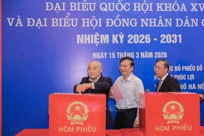 Cử tri Thủ đô tự hào cầm lá phiếu gửi niềm tin