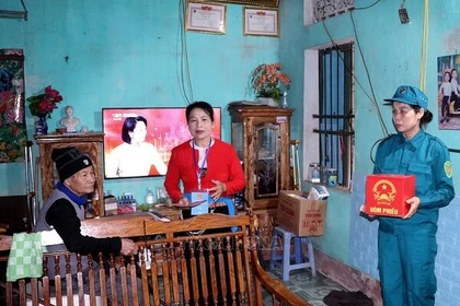 Rộn ràng ngày hội bầu cử trên quê hương Đất Tổ