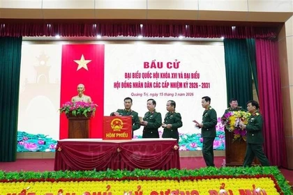 Cán bộ, chiến sĩ lực lượng vũ trang tự hào thực hiện quyền cử tri