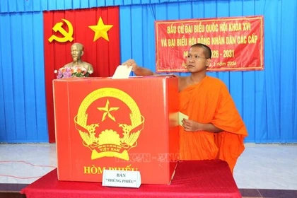 Phát huy tinh thần trách nhiệm, cử tri Vĩnh Long tích cực tham gia ngày hội lớn