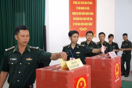 Bầu cử Quốc hội và HĐND: 100% cử tri tại 5 điểm bầu cử sớm tỉnh Lâm Đồng hoàn thành nghĩa vụ, trách nhiệm công dân