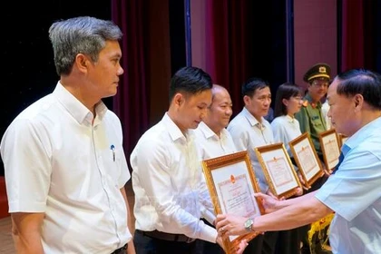 Dồn lực cho các mục tiêu kinh tế - xã hội sau kỳ bầu cử