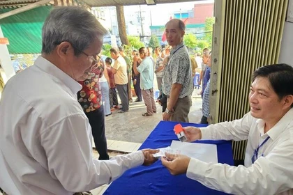 Điểm bầu cử nơi cực Nam Tổ quốc tưng bừng không khí ngày hội