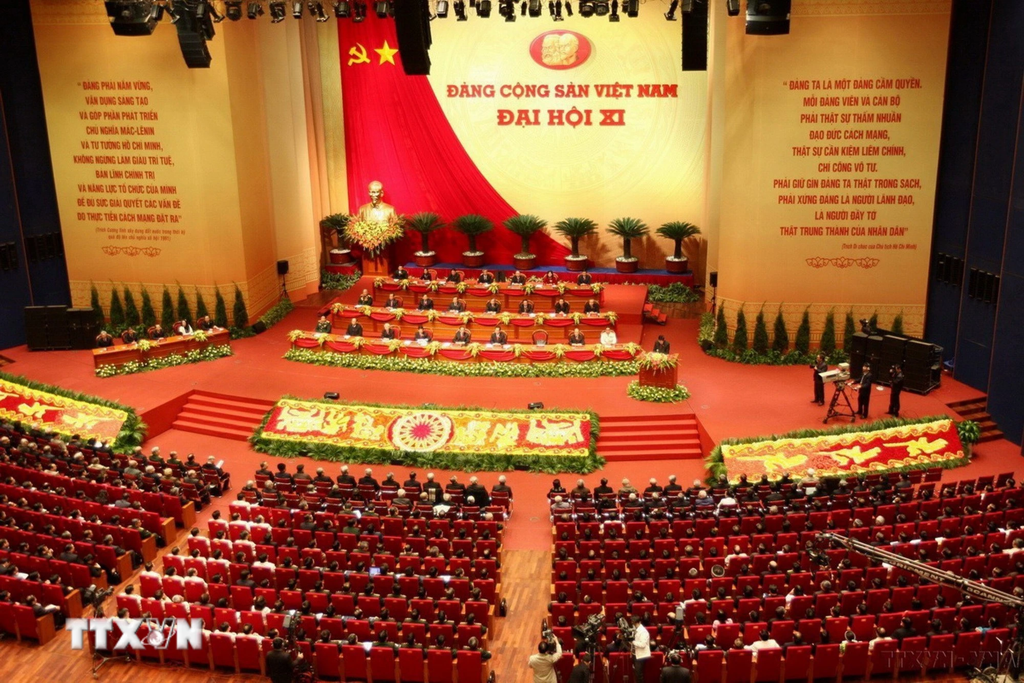 Đại hội đại biểu toàn quốc Đảng Cộng sản Việt Nam lần thứ XI, từ ngày 12-19/1/2011, tại Hà Nội. (Ảnh: Trí Dũng/TTXVN)