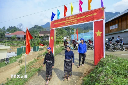 Người dân khắp các thôn, bản vùng biên của Thanh Hóa nô nức chuẩn bị cho Ngày hội bầu cử. (Ảnh: Hoa Mai/TTXVN)