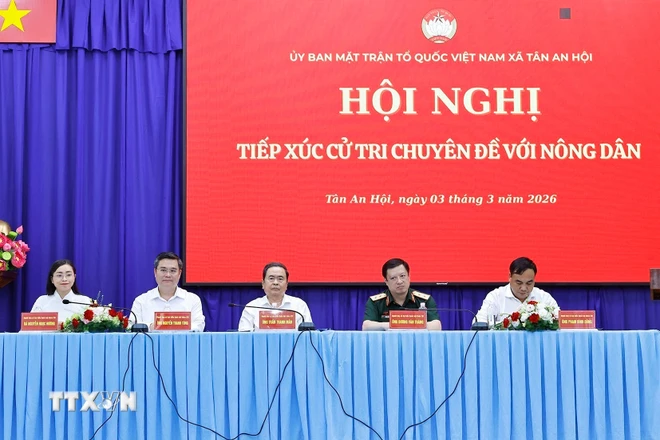 Chủ tịch Quốc hội Trần Thanh Mẫn dự Hội nghị tiếp xúc cử tri chuyên đề với nông dân tại xã Tân An Hội, Thành phố Hồ Chí Minh.(Ảnh: Doãn Tấn/TTXVN)