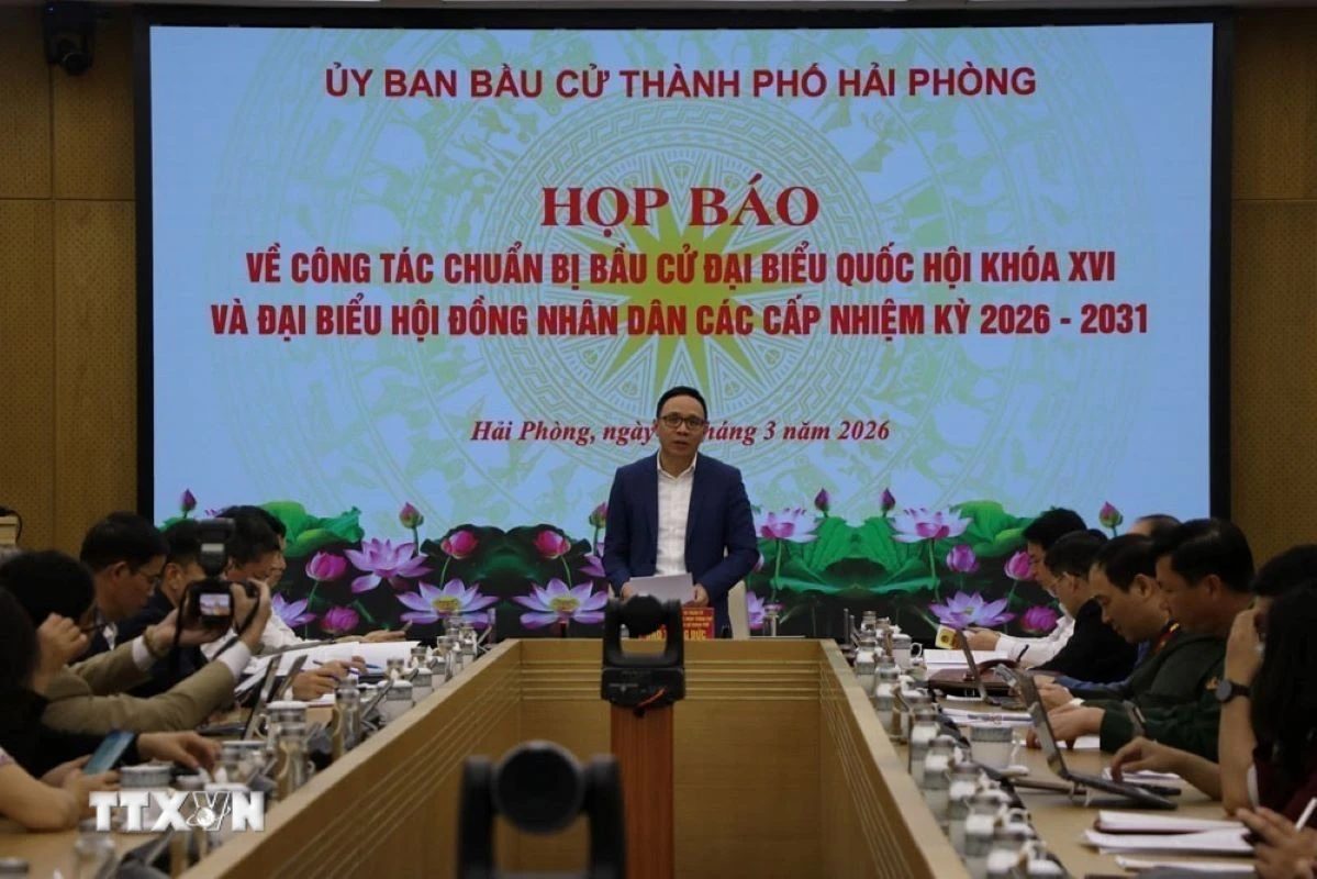Ông Đào Trọng Đức, Ủy viên Ban Thường vụ Thành ủy, Phó Chủ tịch thường trực Hội đồng nhân dân thành phố, Phó Chủ tịch Ủy ban bầu cử thành phố Hải Phòng phát biểu. (Ảnh: Mạnh Minh/TTXVN)