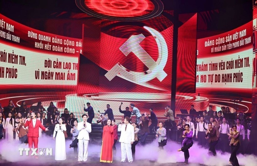 Tiết mục biểu diễn tại Chương trình hòa nhạc chính luận nghệ thuật đặc biệt “Mãi mãi niềm tin theo Đảng” ngày 16/1/2026. (Ảnh: Minh Đức/TTXVN)