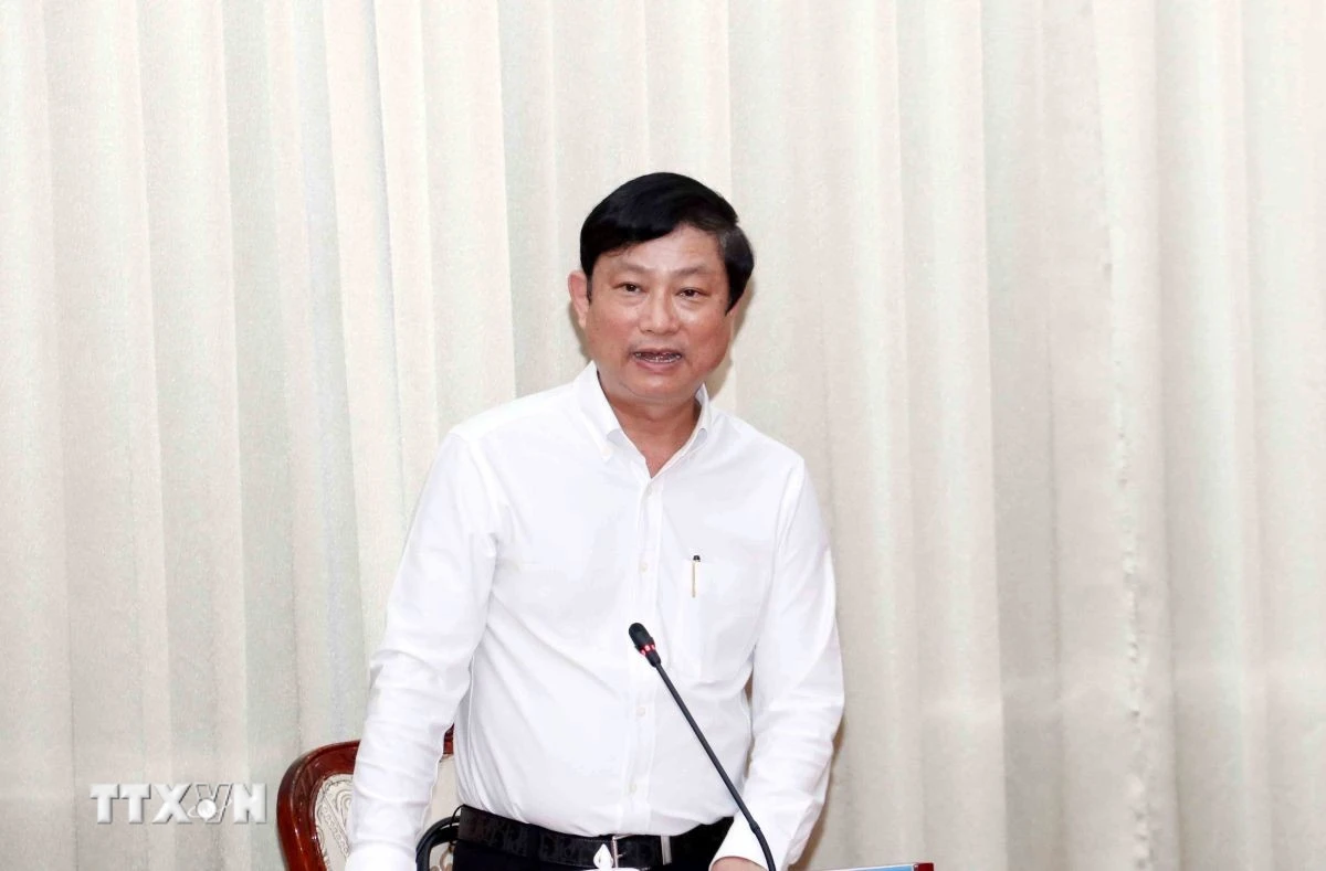 Ông Võ Văn Minh, Phó Bí thư Thành ủy, Chủ tịch Hội đồng Nhân dân Thành phố Hồ Chí Minh, Chủ tịch Ủy ban Bầu cử Thành phố chủ trì Phiên họp. (Ảnh: Xuân Khu/TTXVN)