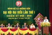 Đồng chí Trần Cẩm Tú, Ủy viên Bộ Chính trị, Thường trực Ban Bí thư dự và phát biểu tại Đại hội Đảng bộ xã Hương Sơn (tỉnh Hà Tĩnh). (Ảnh: Công Tường/TTXVN)