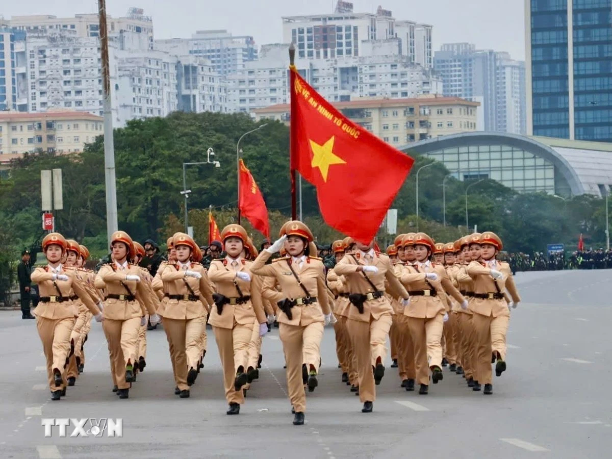 Cán bộ, chiến sỹ Cảnh sát giao thông Hà Nội tham gia các khối diễu hành, phục vụ Lễ xuất quân và diễn tập phương án bảo vệ Đại hội XIV của Đảng. (Ảnh: TTXVN phát)