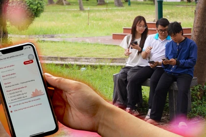 "Chạm" chuyển điểm bầu cử: Sinh viên Đà Nẵng trọn vẹn phiếu bầu dù xa quê