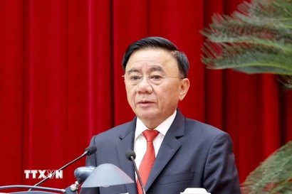 Đồng chí Trần Cẩm Tú, Ủy viên Bộ Chính trị, Thường trực Ban Bí thư, Trưởng Tiểu ban Tổ chức, phục vụ Đại hội XIV của Đảng phát biểu chỉ đạo hội nghị. (Ảnh: Phương Hoa/TTXVN)