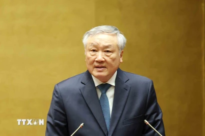 Phó Thủ tướng Thường trực Chính phủ Nguyễn Hoà Bình trình bày nội dung trọng tâm Chương trình hành động thực hiện Nghị quyết số 79-NQ/TW về phát triển kinh tế Nhà nước và Nghị quyết số 80-NQ/TW về phát triển văn hóa Việt Nam. (Ảnh: Phương Hoa/TTXVN)