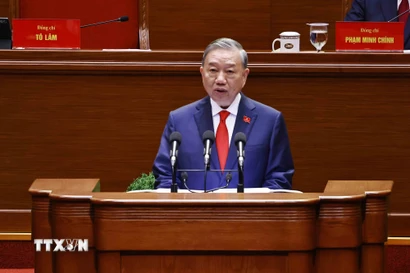 Tổng Bí thư Tô Lâm trình bày Báo cáo của Ban Chấp hành Trung ương Đảng khóa XIII về các văn kiện trình Đại hội XIV của Đảng. (Ảnh: TTXVN)