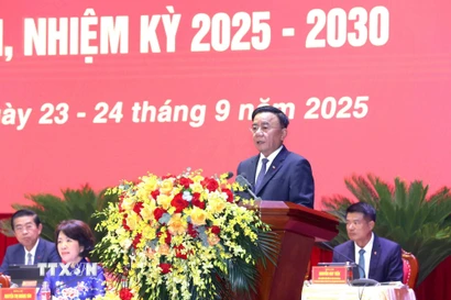 Đồng chí Trần Cẩm Tú, Ủy viên Bộ Chính trị, Thường trực Ban Bí thư, Bí thư Đảng ủy các cơ quan Đảng Trung ương phát biểu khai mạc Đại hội. (Ảnh: Phương Hoa/TTXVN)