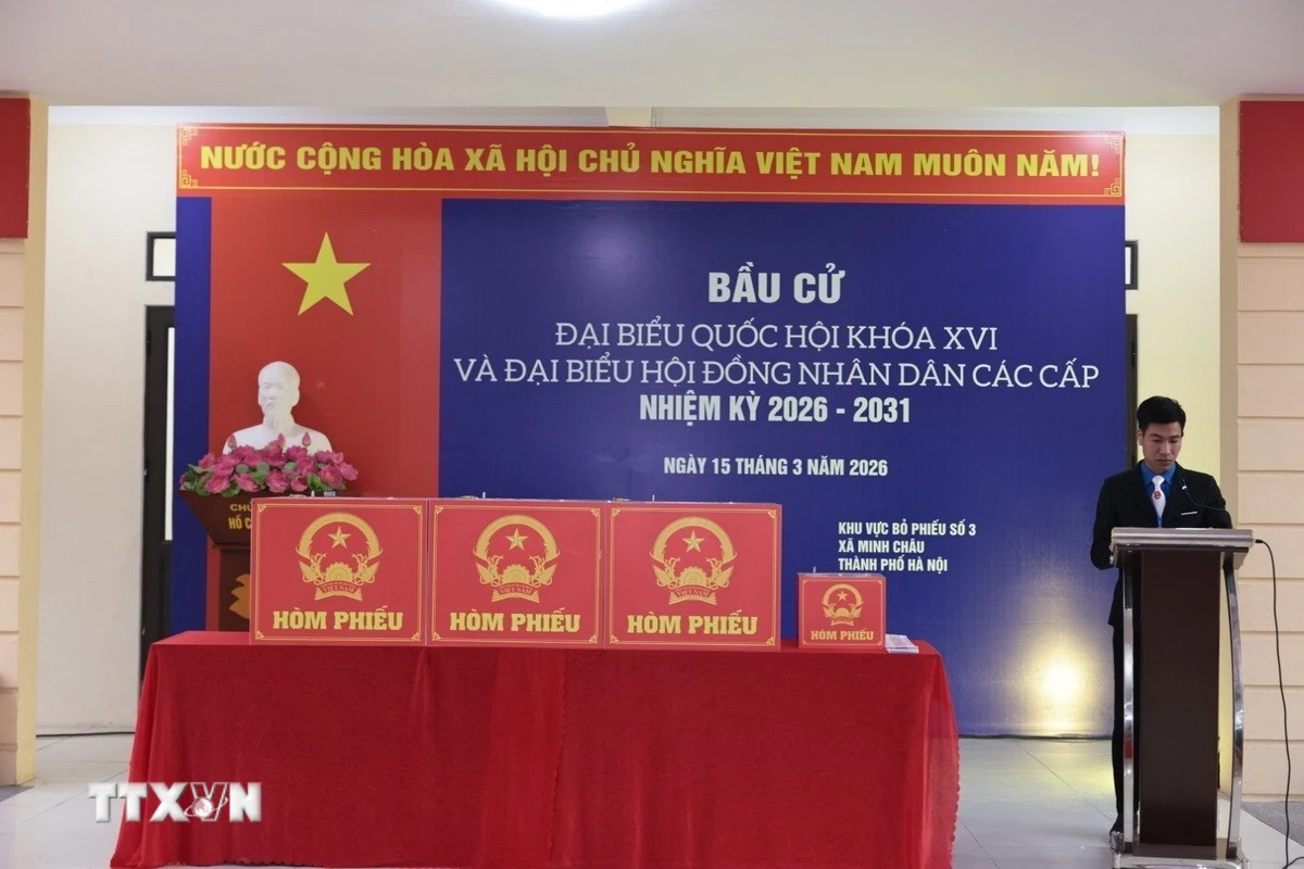 Một điểm bầu cử xã đảo Minh Châu trước giờ bỏ phiếu. (Ảnh: Trần Việt/TTXVN)