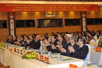 cd1513824-resize.jpg