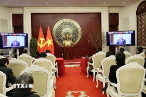 Toàn thể cán bộ, đảng viên tham dự trực tuyến Hội nghị toàn quốc nghiên cứu, học tập, quán triệt và triển khai thực hiện Nghị quyết Đại hội đại biểu toàn quốc lần thứ XIV của Đảng với tinh thần nghiêm túc. (Ảnh: Quang Hưng/TTXVN)