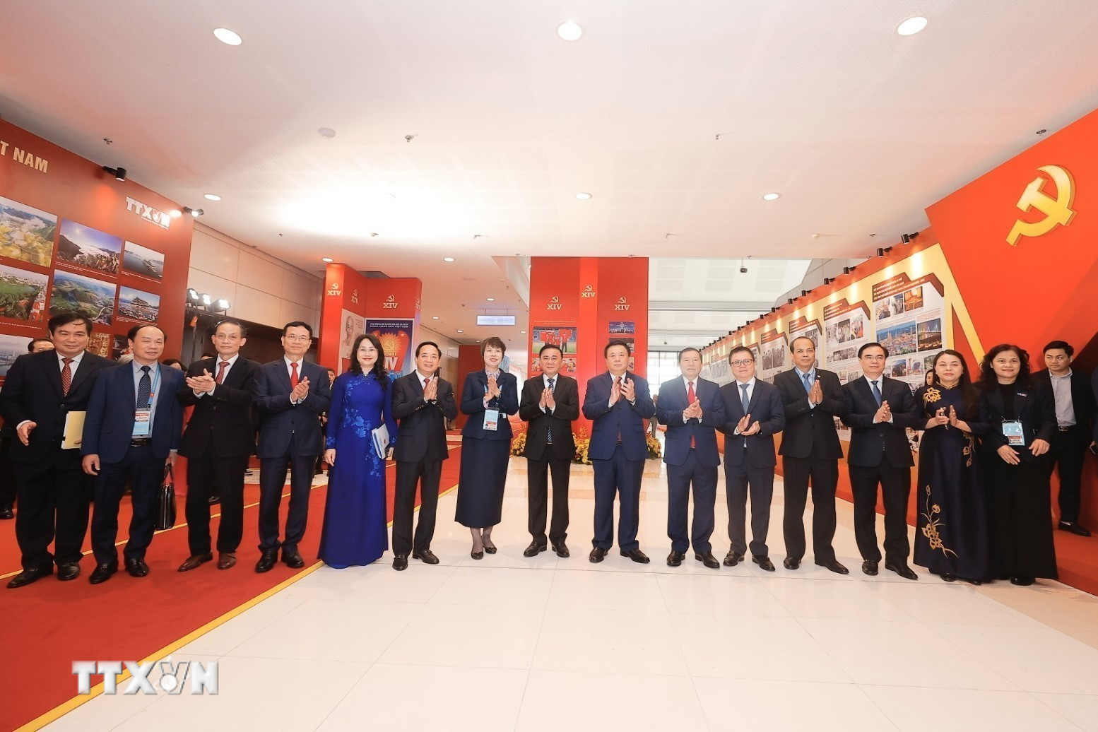 ttxvn-khai-truong-trung-tam-bao-chi-dai-hoi-xiv-cua-dang-2.jpg