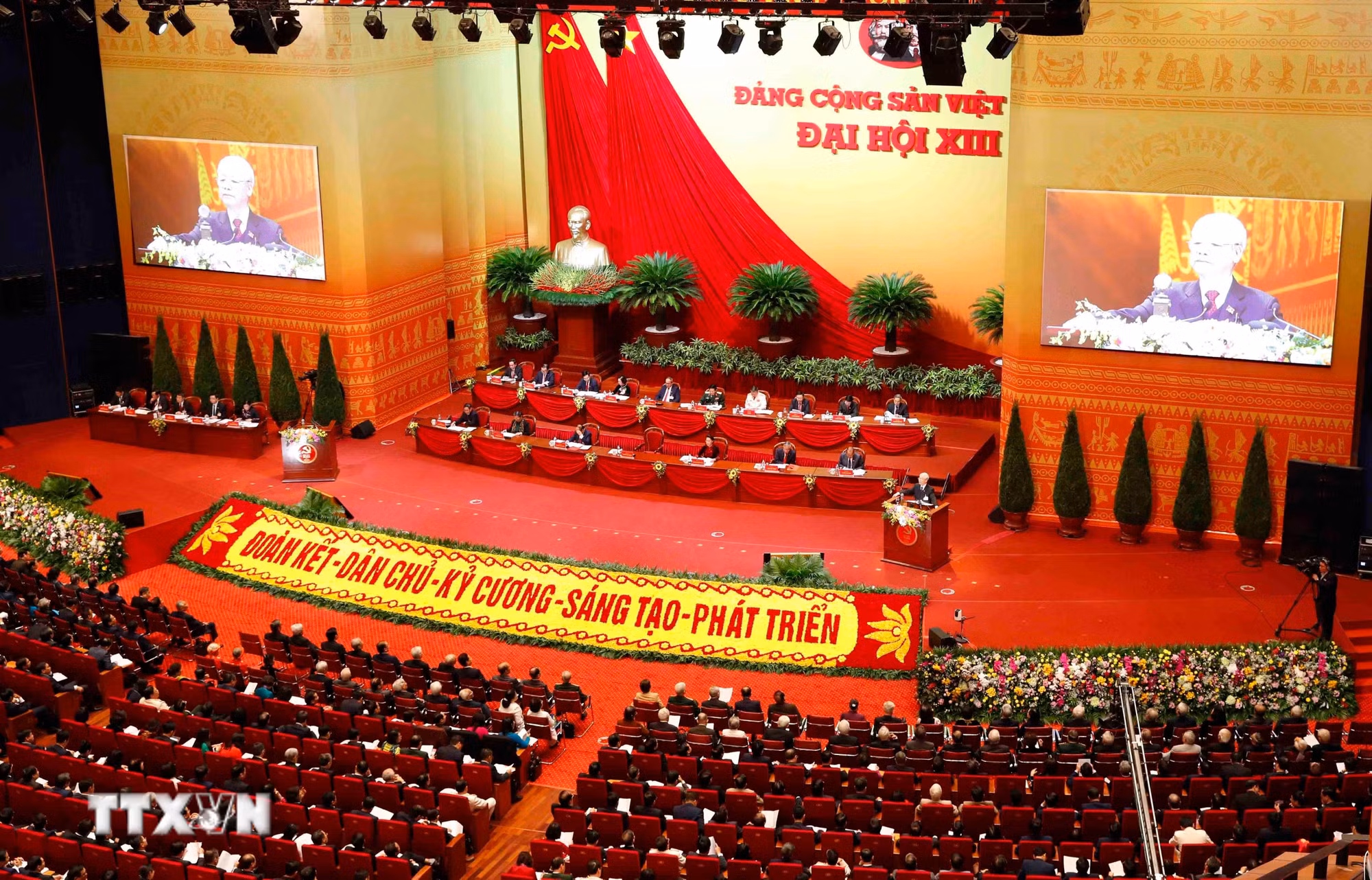 ttxvn-dai-hoi-xiii-4.jpg
