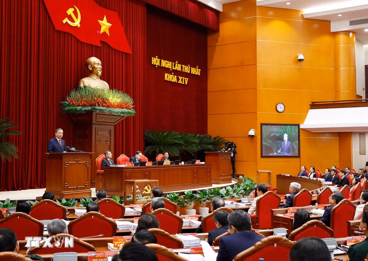 ttxvn-ban-chap-hanh-trung-uong-dang-khoa-xiv-tien-hanh-hoi-nghi-lan-thu-nhat-5.jpg
