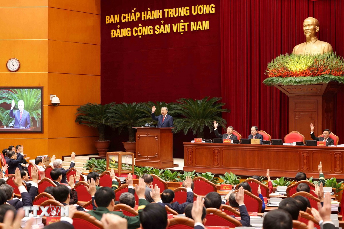 ttxvn-ban-chap-hanh-trung-uong-dang-khoa-xiv-tien-hanh-hoi-nghi-lan-thu-nhat-1-1765.jpg