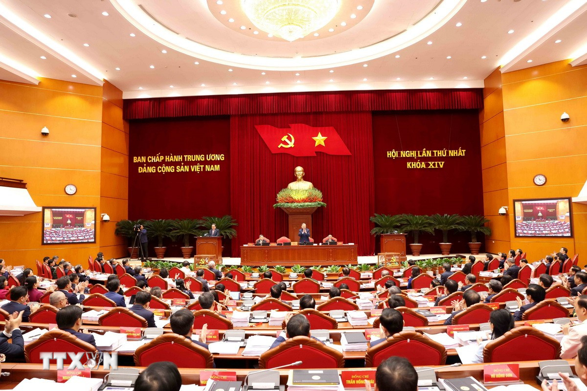 ttxvn-ban-chap-hanh-trung-uong-dang-khoa-xiv-tien-hanh-hoi-nghi-lan-thu-nhat-2.jpg