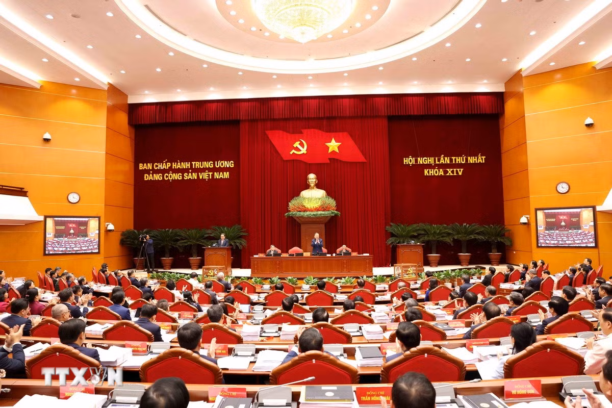 ttxvn-ban-chap-hanh-trung-uong-dang-khoa-xiv-tien-hanh-hoi-nghi-lan-thu-nhat-2.jpg