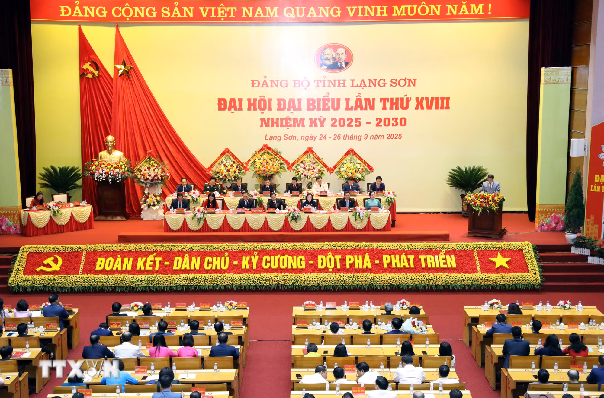 ttxvn-dai-hoi-dang-bo-tinh-lang-son-lan-thu-xviii.jpg