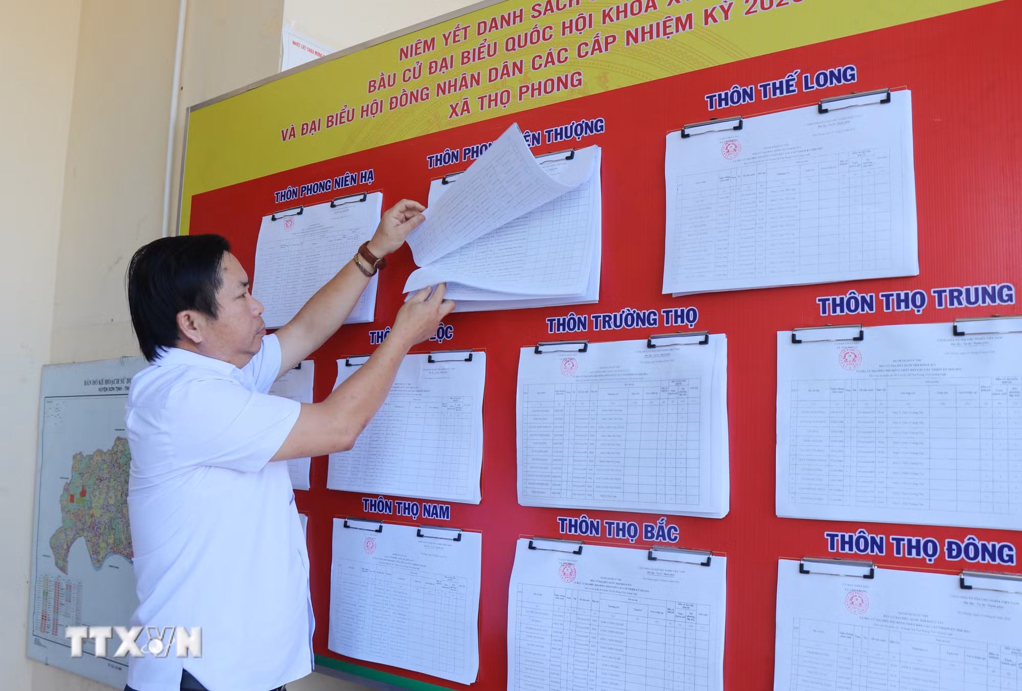 ttxvn-quang-ngai-lay-y-kien-2.jpg