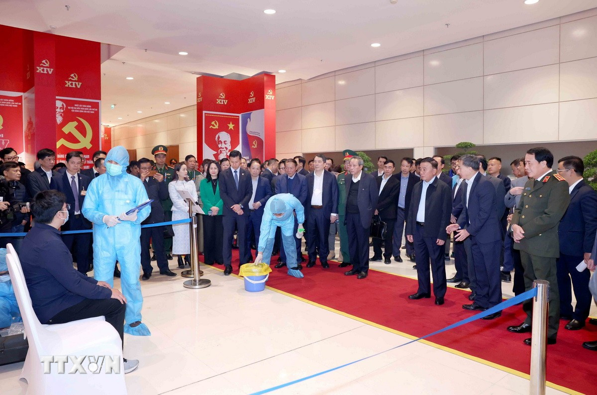 ttxvn-thuong-truc-ban-bi-thu-tran-cam-tu-so-duyet-dai-hoi-xiv-cua-dang-4.jpg