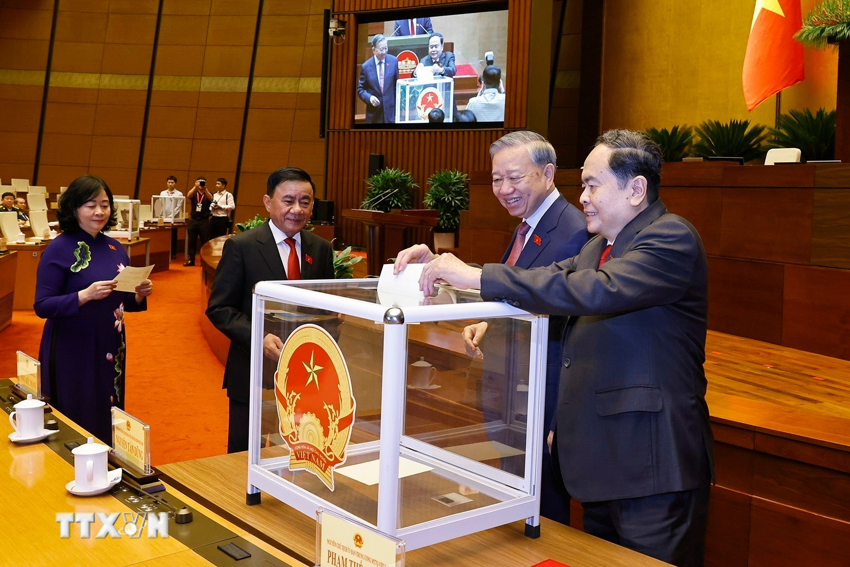ttxvn-quoc-hoi-bau-chu-tich-quoc-hoi-khoa-xvi-6.jpg