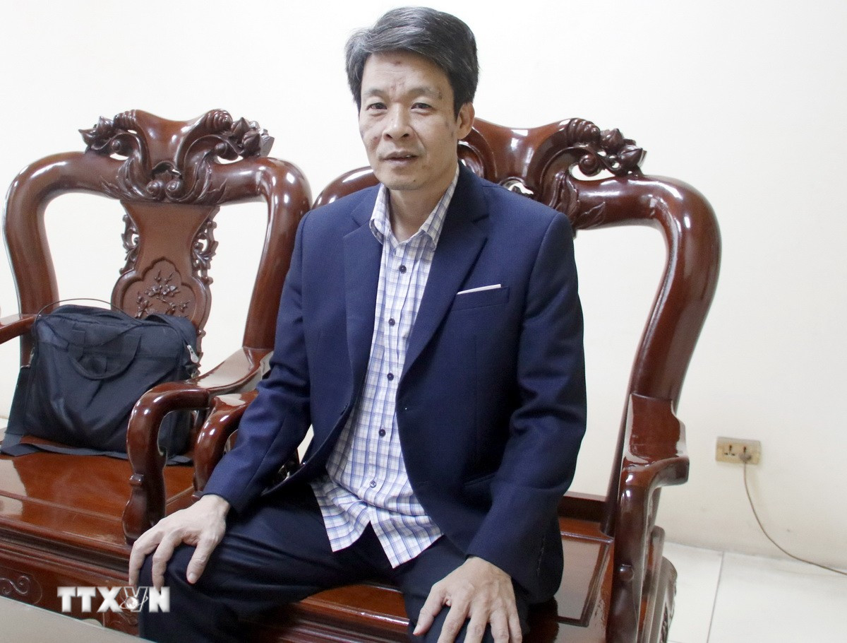 Ông Vũ Tấn Phú, Phó Chủ tịch Liên hiệp Các hội Khoa học và Kỹ thuật, Chủ nhiệm Câu lạc bộ Trí thức tỉnh Bắc Ninh, góp ý vào Dự thảo các Văn kiện trình Đại hội XIV của Đảng. (Ảnh: Đồng Thúy/TTXVN)