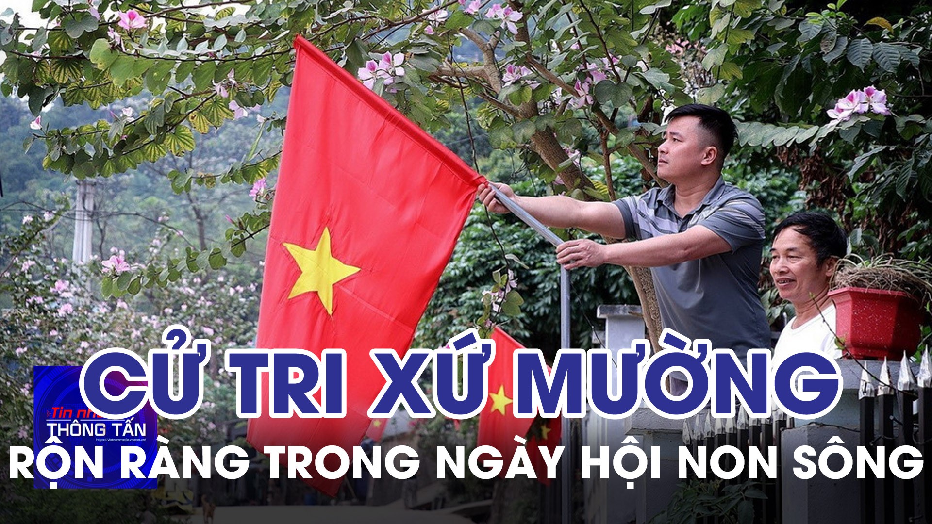 Cử tri xứ Mường rộn ràng trong ngày hội non sông 