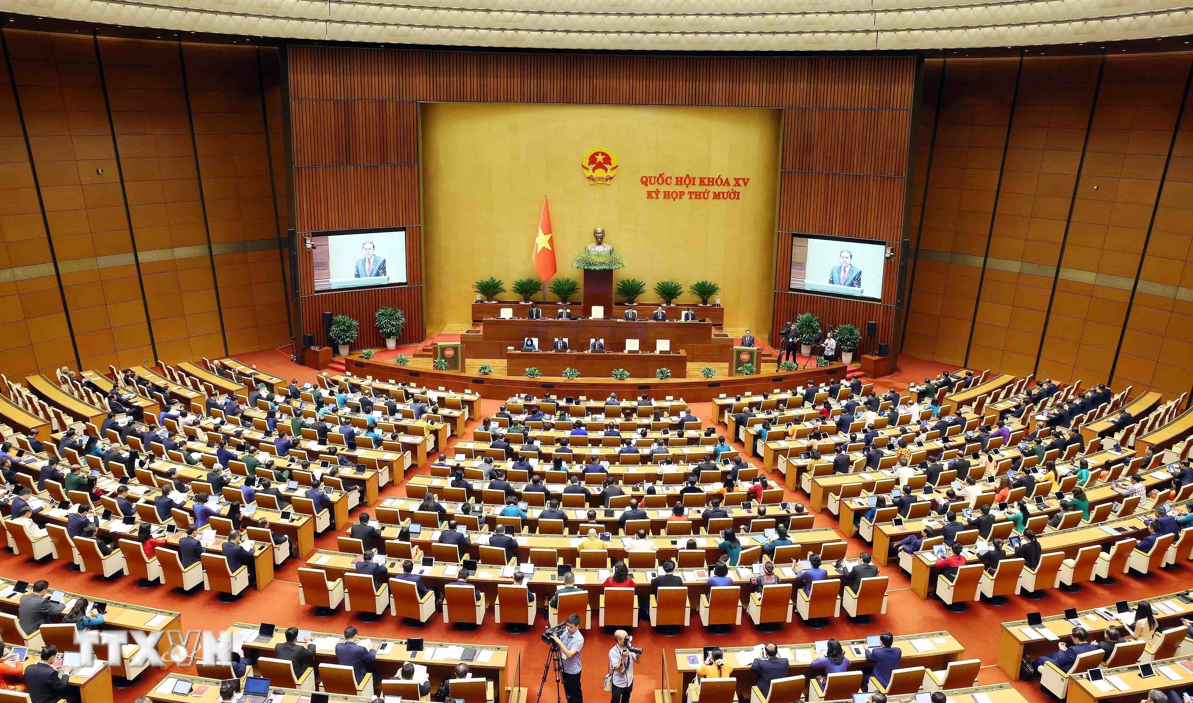 Toàn cảnh Phiên khai mạc trọng thể Kỳ họp thứ 10, Quốc hội khóa XV. (Ảnh: Phạm Kiên/TTXVN)