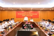 "Sáng 13/5/2019, tại Hà Nội, Đoàn khảo sát Tiểu ban Văn kiện Đại hội đại biểu Đảng toàn quốc lần thứ XIII do đồng chí Nguyễn Văn Bình, Ủy viên Bộ Chính trị, Bí thư Trung ương Đảng, Trưởng ban Kinh tế Trung ương, Thường trực Tiểu ban làm Trưởng đoàn làm việc tại Bộ Tài chính.Trong ảnh: Đồng chí Nguyễn Văn Bình phát biểu chỉ đạo buổi làm việc.Phương H"