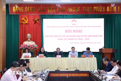 Các đại biểu chủ trì Hội nghị. (Ảnh: Hoàng Hải/TTXVN) 