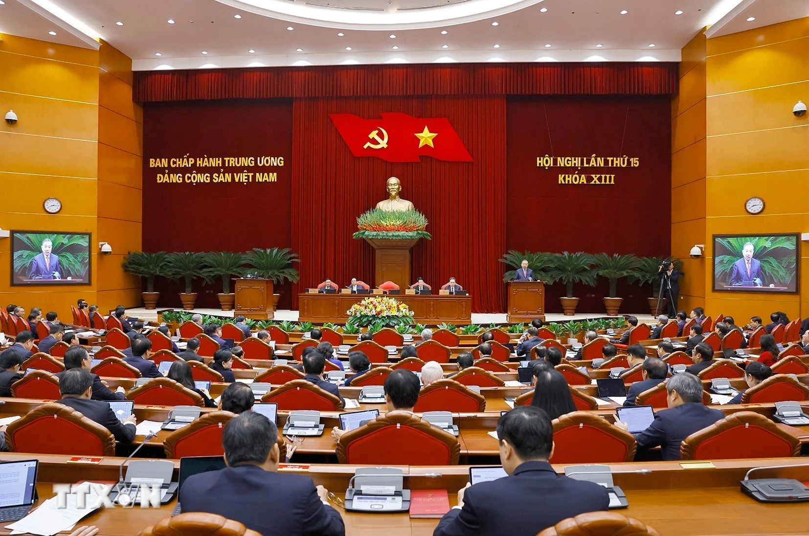 Tổng Bí thư Tô Lâm phát biểu khai mạc Hội nghị lần thứ 15 Ban Chấp hành Trung ương Đảng khóa XIII. (Ảnh: Doãn Tấn/TTXVN)