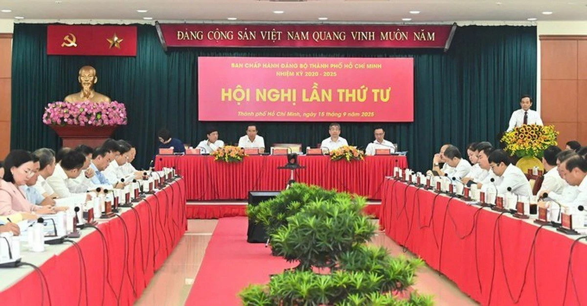Bí thư Thành ủy TP Hồ Chí Minh Trần Lưu Quang phát biểu khai mạc hội nghị. (Ảnh: Trang tin điện tử Đảng bộ TP Hồ Chí Minh)