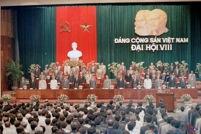 Toàn cảnh Bế mạc Đại hội Đảng lần thứ VIII. Ảnh: TTXVN