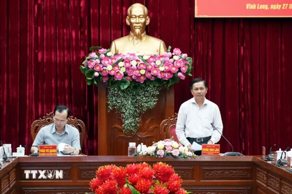 Bí thư Tỉnh ủy, Trưởng Ban Chỉ đạo bầu cử tỉnh Vĩnh Long Trần Văn Lâu phát biểu tại hội nghị. (Ảnh: Phạm Minh Tuấn/TTXVN).