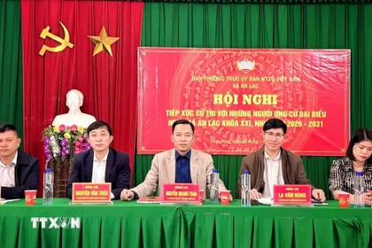 Một buổi tiếp xúc cử tri xã An Lạc. (Ảnh: Danh Lam/TTXVN)